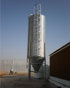Broiler Houses - Floor & Cages System